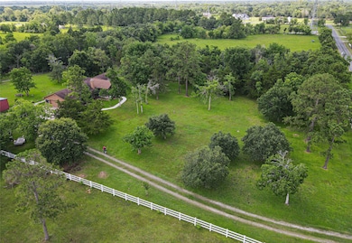 1880 Whila Way, Alvin, TX 77511 - photo 6