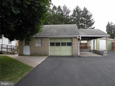 4331 Winfield St, Emmaus, PA 18049 - photo 5