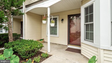 46 Mill Run W, Hightstown, NJ 08520 - photo 3