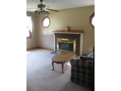 15 Janet St, Bellingham, MA 02019 - photo 3