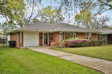 2102 Hewitt Dr, Houston, TX 77018 - photo 2
