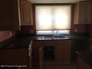 309 N Apple St, Dunmore, PA 18512 - photo 7