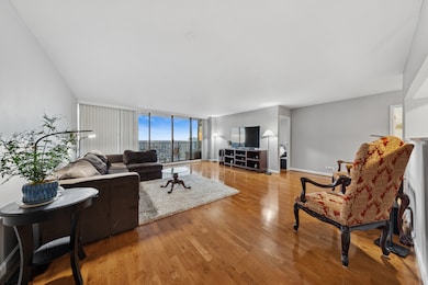3150 N Sheridan Rd unit 25CD, Chicago, IL 60657 - photo 4