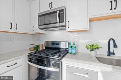 8220 Watersedge Rd, Dundalk, MD 21222 - photo 7