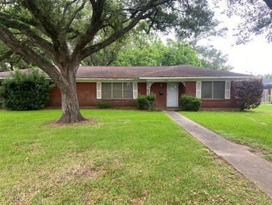 620 8th St, Bay City, TX 77414 - photo 2