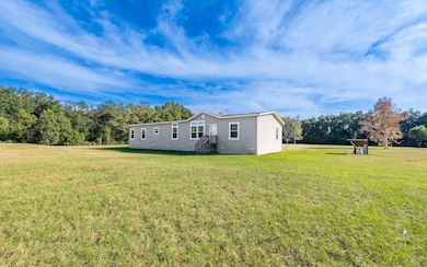 129 Perry Rd, Hawthorne, FL 32640 - photo 2