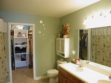 2148 Creekside Dr SW unit 70, Byron Center, MI 49315 - photo 5