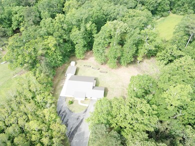 21 Cactus Dr, Laurel, MS 39443 - photo 3