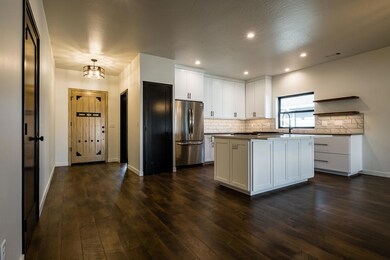 1055 Arrowhead-7