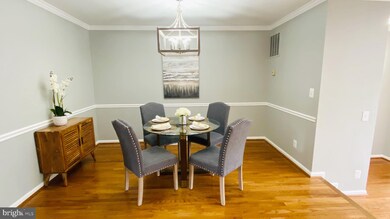 2547 James Monroe Cir, Herndon, VA 20171 - photo 3