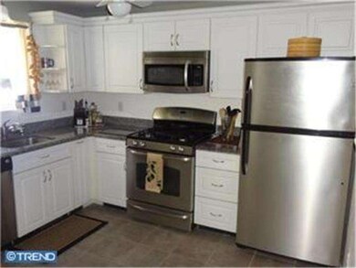 408 Dalmas Ave, Glenolden, PA 19036 - photo 5