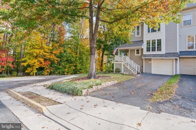 8301 Linden Oaks Ct, Lorton, VA 22079 - photo 3