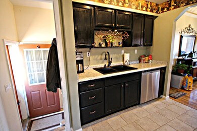 9211 Lantana Dr, Louisville, KY 40229 - photo 5