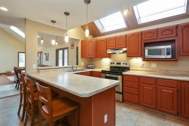 211 Poplar St, Three Oaks, MI 49128 - photo 6