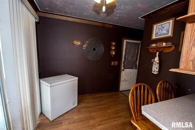 2119 Aspen Dr, Davenport, IA 52806 - photo 7