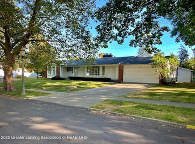 2505 Hanover Dr, Lansing, MI 48911 - photo 2