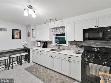 224 Mayberry Ave, Reading, PA 19605 - photo 7