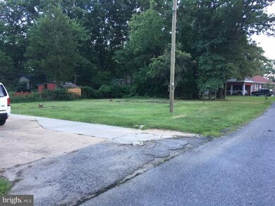 5408 Lanham Station Rd, Lanham, MD 20706 - photo 2