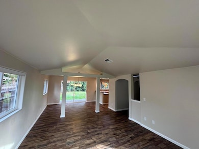 276 Candis Dr, Eagle Point, OR 97524 - photo 4