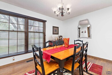 3424 SW 34th Ct, Topeka, KS 66614 - photo 5