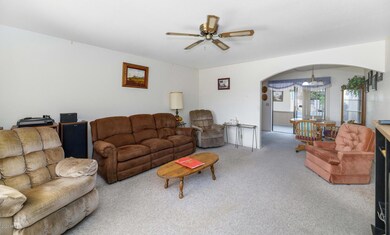8162 E Meseto Ave-large-004-007-8162 E M