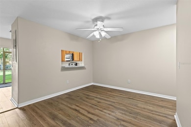 6250 Maisie Rd, Zephyrhills, FL 33542 - photo 7