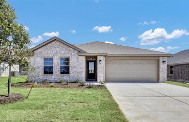 1409 Quail Creek Dr, Cleburne, TX 76033 - photo 2
