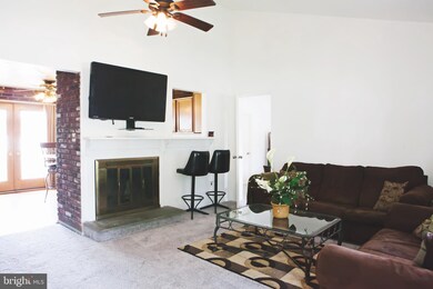 129 Piano Dr, Newark, DE 19713 - photo 4