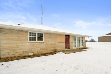6742 E County Road 900 N, Seymour, IN 47274 - photo 4