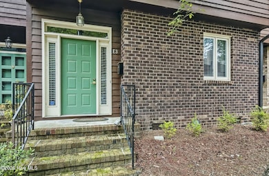 8-web-or-mls-1311-e3-forest-hills-road-n