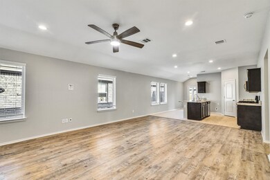 16831 Silent Pines Ct, Conroe, TX 77302 - photo 7