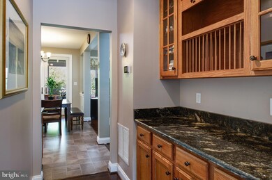 22905 Ashton Woods Dr, Ashburn, VA 20148 - photo 7