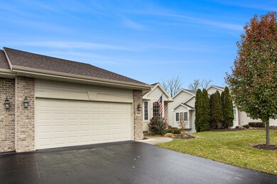 328RoundHill_2