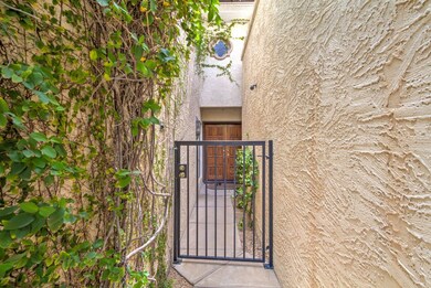 4527 E La Mirada Way-5
