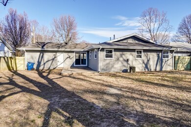 2642 E Meadowmere St-31