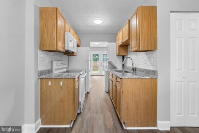 2334 Anvil Ln, Temple Hills, MD 20748 - photo 3