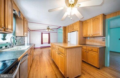 12723 Bunker Hill Rd, Union Bridge, MD 21791 - photo 3