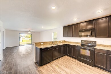 207 Manatee St, Fort Myers, FL 33913 - photo 5