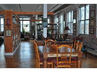 404 Roosevelt Ave unit 403, Central Falls, RI 02863 - photo 3