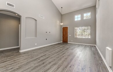 107-FrontRoom_3