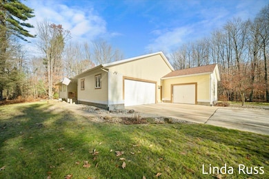 468 N Green Creek Rd, Muskegon, MI 49445 - photo 2