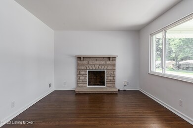 6204 Apex Dr, Louisville, KY 40219 - photo 3