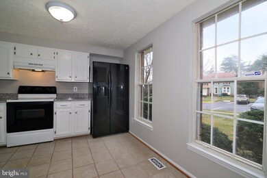 1485 Autumn Ridge Cir, Reston, VA 20194 - photo 4