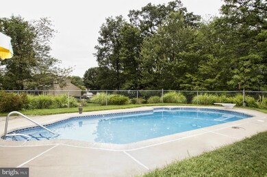 3417 Oakhurst Dr, Burtonsville, MD 20866 - photo 3