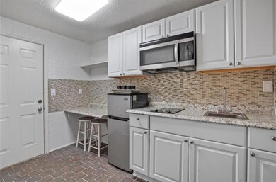 637 W Cedar St, Hurst, TX 76053 - photo 6