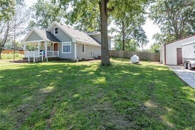 LOW MAINTENANCE VINYL SIDING AND UNDER IT PER SELL