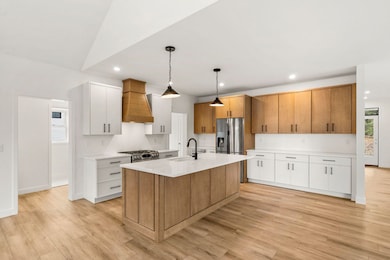 19 Lily Ln, Londonderry, NH 03053 - photo 2