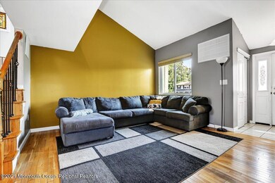 07-524HolmesAve_0007
