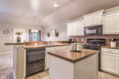 4063 S 214th East Ave, Broken Arrow, OK 74014 - photo 5