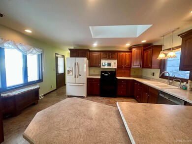 404 S 15th St, Escanaba, MI 49829 - photo 5